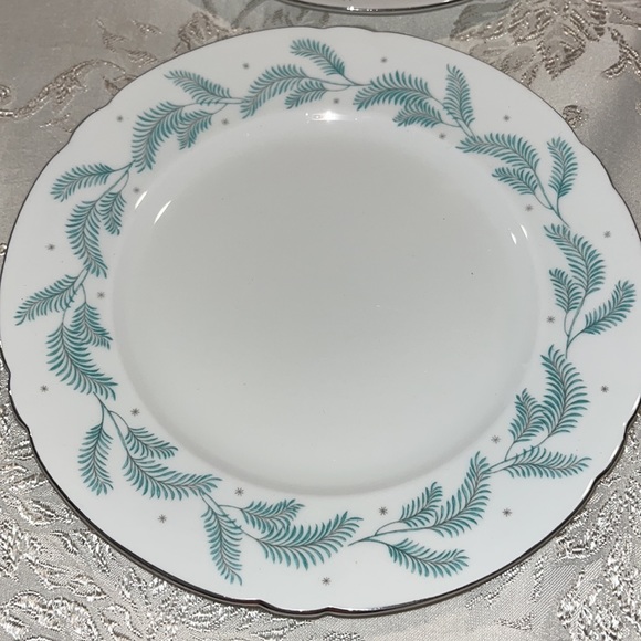 “Shelley” set of 4 bread and butter plates, bone china made in England - Picture 3 of 6